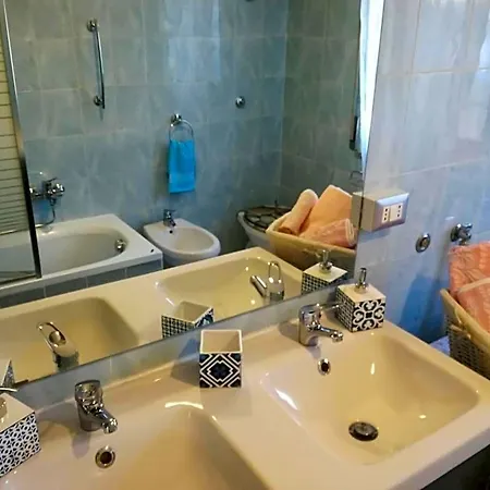 فندق مبيت وإفطار Dimora Pompeiana 3*